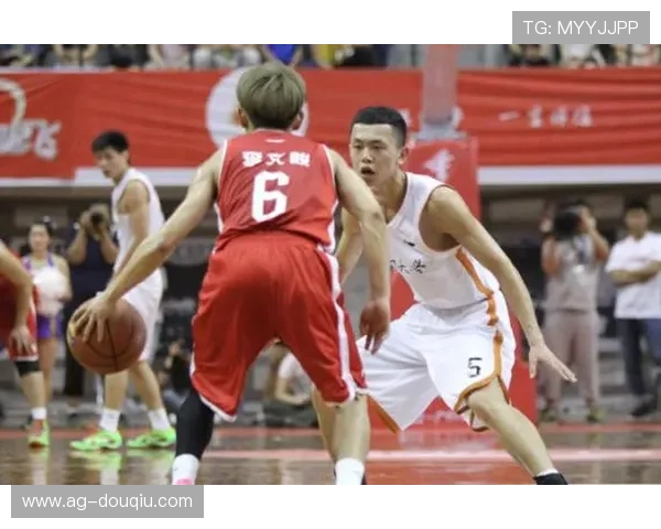 斗球体育直播在线直播带你领略体育赛事的激烈与精彩瞬间